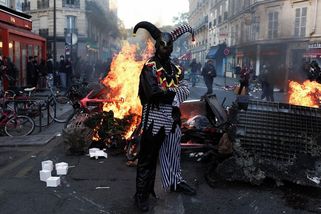 Protesty ve Francii: Macronova neschopnost jednat povede jen k dalšímu násilí